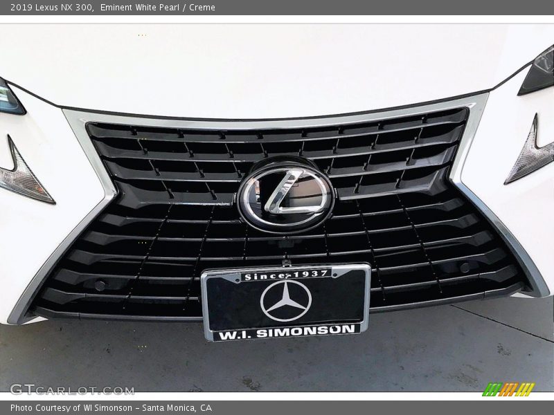 Eminent White Pearl / Creme 2019 Lexus NX 300