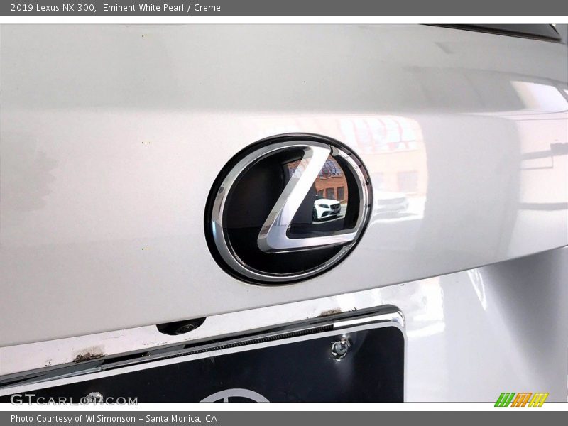 Eminent White Pearl / Creme 2019 Lexus NX 300