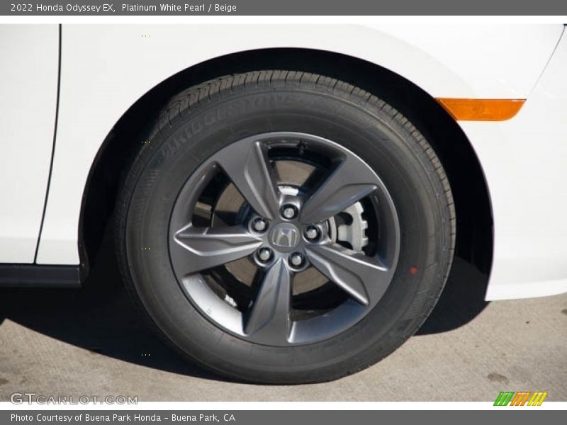 Platinum White Pearl / Beige 2022 Honda Odyssey EX