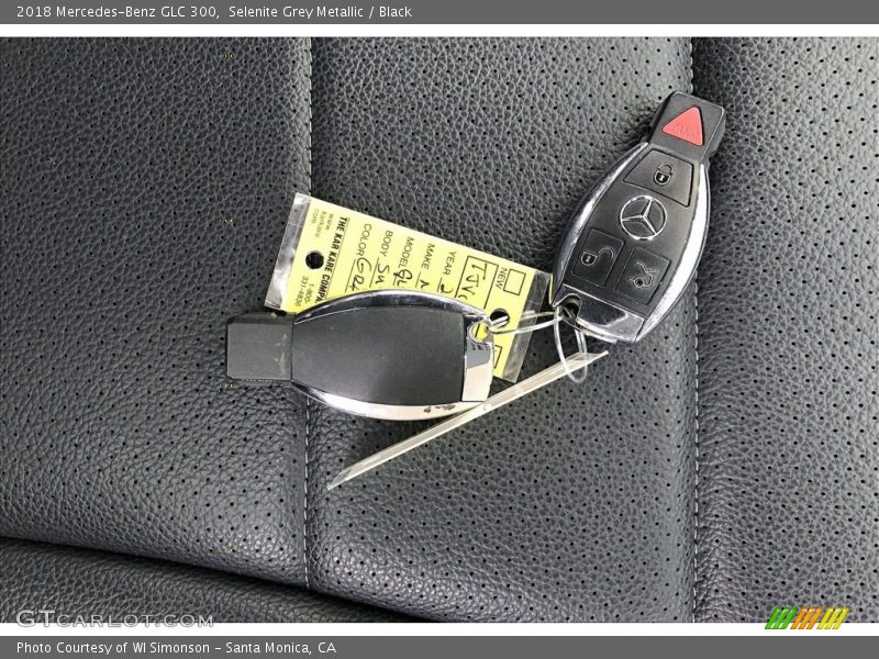 Selenite Grey Metallic / Black 2018 Mercedes-Benz GLC 300