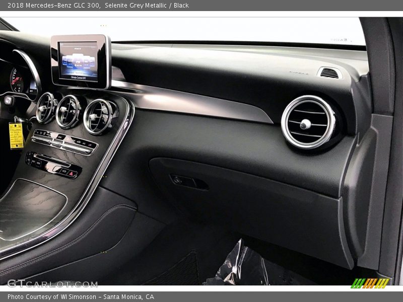 Selenite Grey Metallic / Black 2018 Mercedes-Benz GLC 300