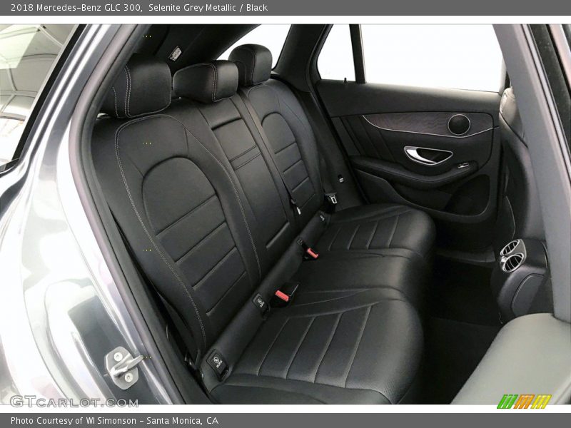 Selenite Grey Metallic / Black 2018 Mercedes-Benz GLC 300