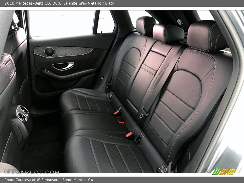 Selenite Grey Metallic / Black 2018 Mercedes-Benz GLC 300