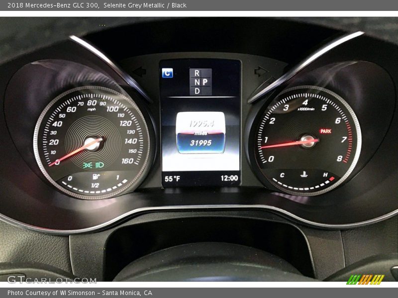 Selenite Grey Metallic / Black 2018 Mercedes-Benz GLC 300