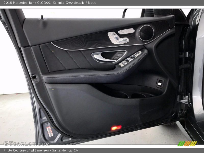 Selenite Grey Metallic / Black 2018 Mercedes-Benz GLC 300