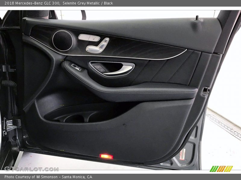 Selenite Grey Metallic / Black 2018 Mercedes-Benz GLC 300