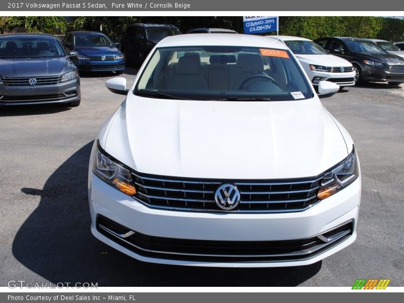 Pure White / Cornsilk Beige 2017 Volkswagen Passat S Sedan