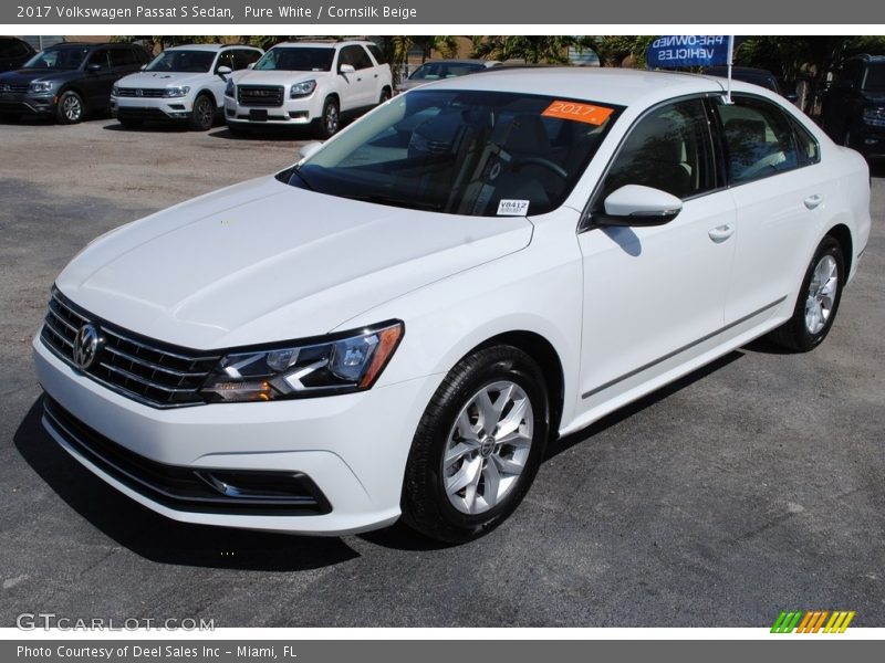 Pure White / Cornsilk Beige 2017 Volkswagen Passat S Sedan
