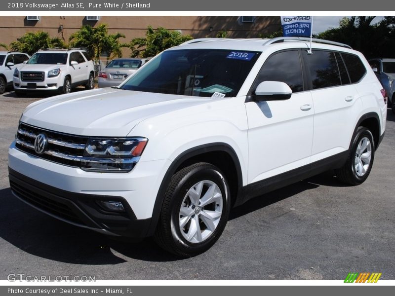 Pure White / Shetland 2018 Volkswagen Atlas SE