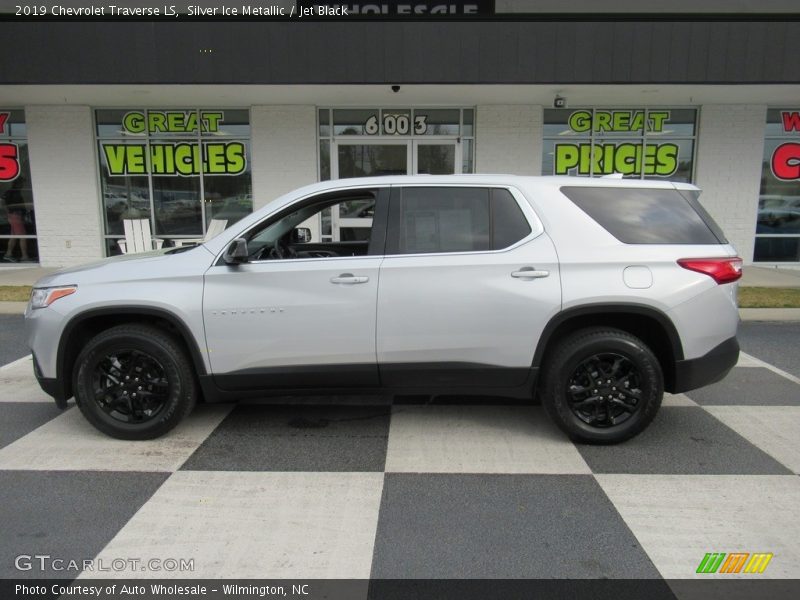 Silver Ice Metallic / Jet Black 2019 Chevrolet Traverse LS