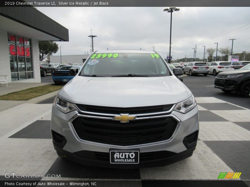 Silver Ice Metallic / Jet Black 2019 Chevrolet Traverse LS