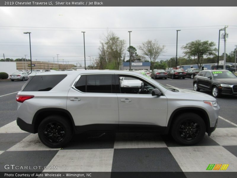 Silver Ice Metallic / Jet Black 2019 Chevrolet Traverse LS