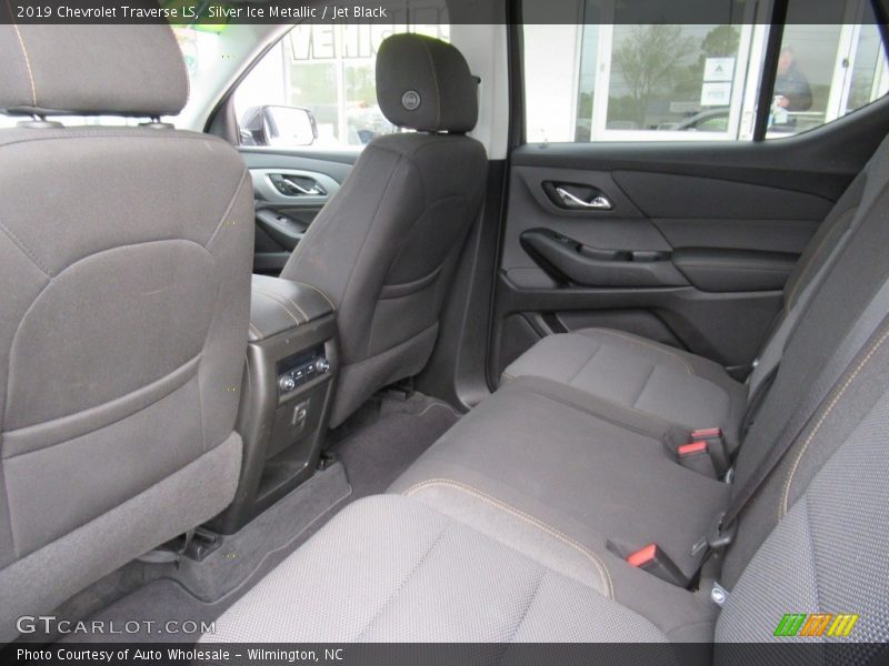 Silver Ice Metallic / Jet Black 2019 Chevrolet Traverse LS