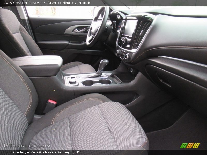Silver Ice Metallic / Jet Black 2019 Chevrolet Traverse LS