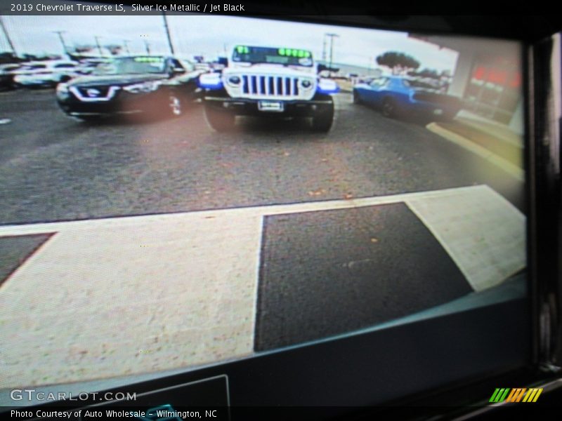 Silver Ice Metallic / Jet Black 2019 Chevrolet Traverse LS