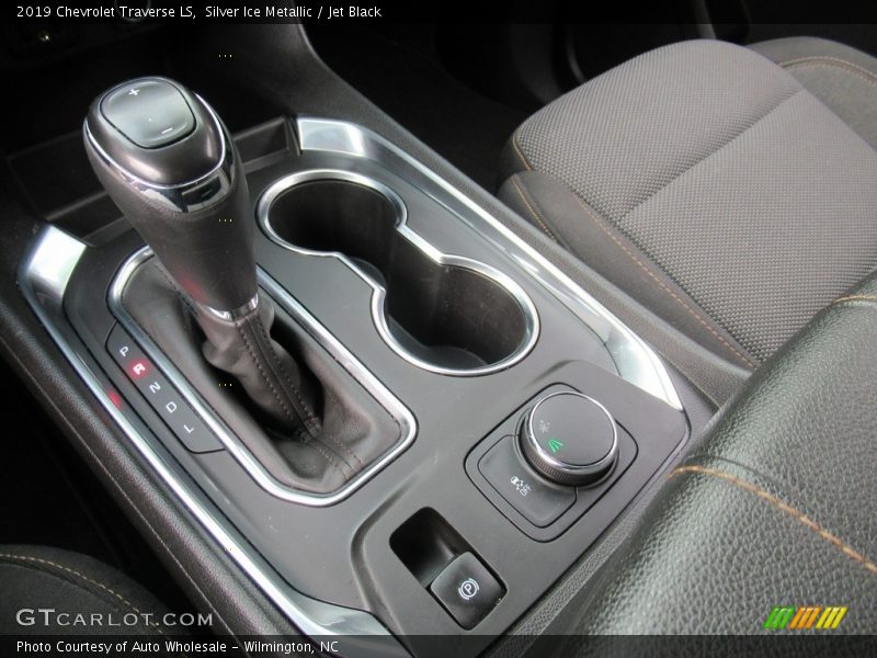 Silver Ice Metallic / Jet Black 2019 Chevrolet Traverse LS