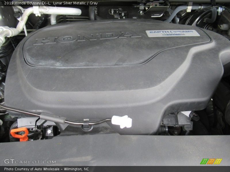 Lunar Silver Metallic / Gray 2019 Honda Odyssey EX-L