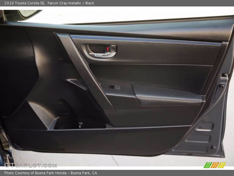 Falcon Gray metallic / Black 2019 Toyota Corolla SE