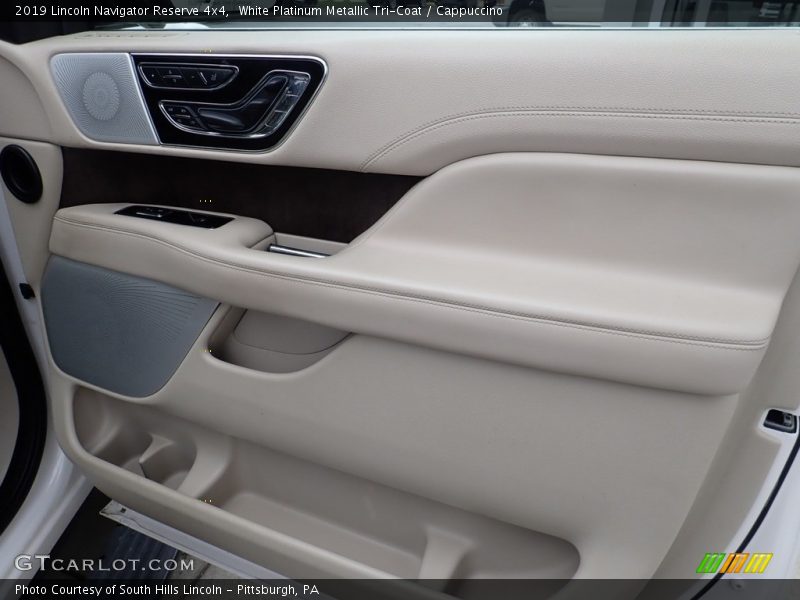 Door Panel of 2019 Navigator Reserve 4x4