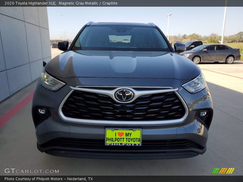 Magnetic Gray Metallic / Graphite 2020 Toyota Highlander XLE