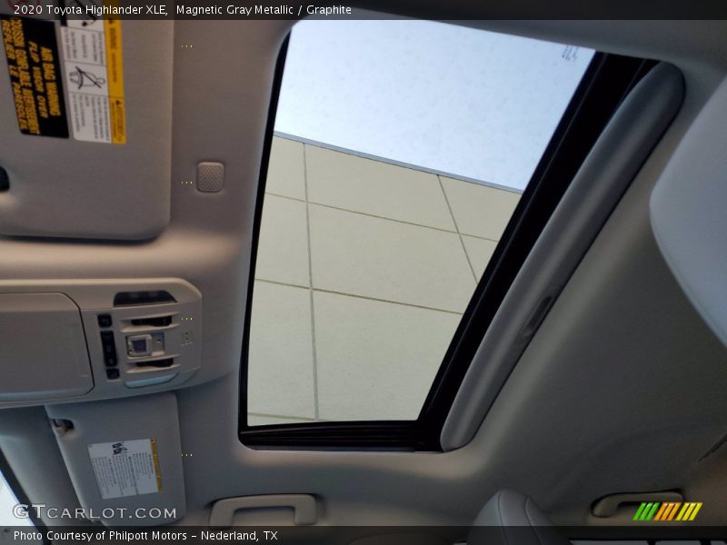 Magnetic Gray Metallic / Graphite 2020 Toyota Highlander XLE