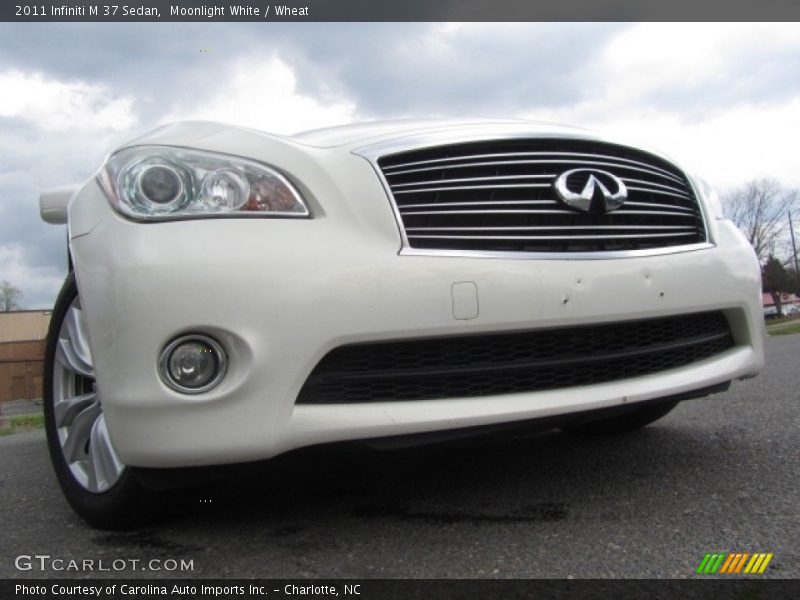 Moonlight White / Wheat 2011 Infiniti M 37 Sedan