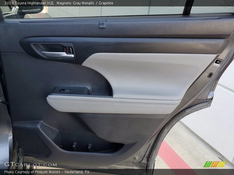 Magnetic Gray Metallic / Graphite 2020 Toyota Highlander XLE