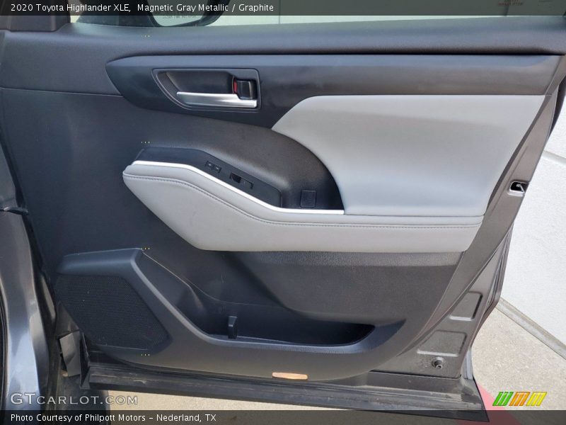 Magnetic Gray Metallic / Graphite 2020 Toyota Highlander XLE