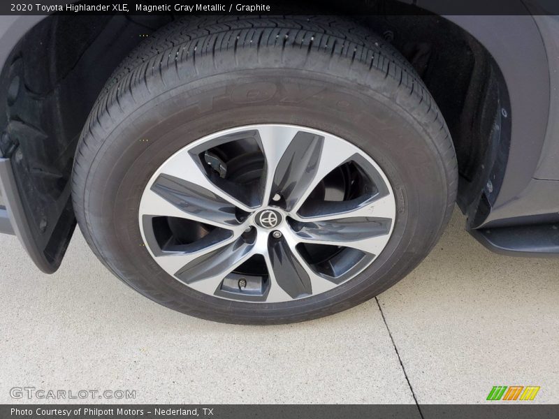 Magnetic Gray Metallic / Graphite 2020 Toyota Highlander XLE