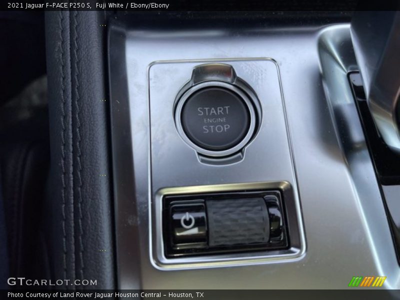 Fuji White / Ebony/Ebony 2021 Jaguar F-PACE P250 S