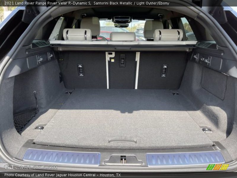 Santorini Black Metallic / Light Oyster/Ebony 2021 Land Rover Range Rover Velar R-Dynamic S