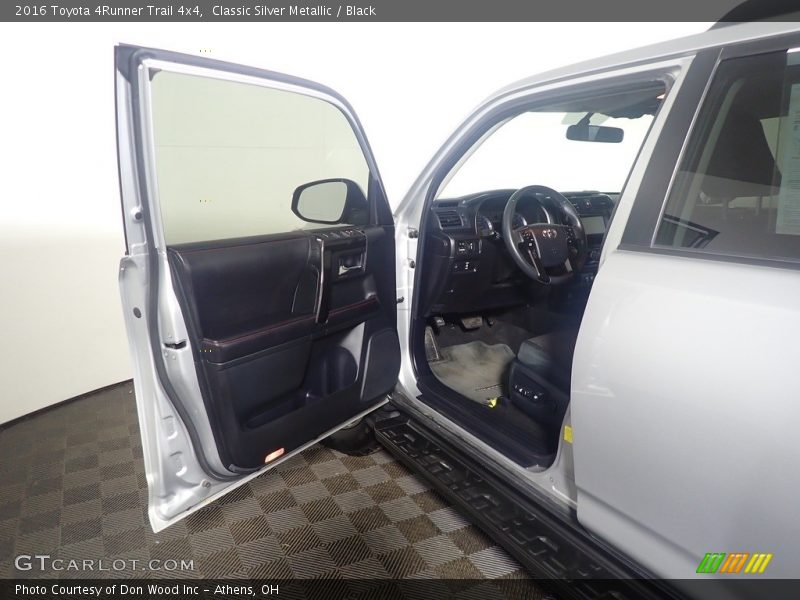 Classic Silver Metallic / Black 2016 Toyota 4Runner Trail 4x4