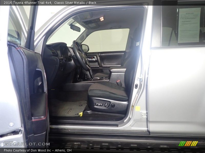 Classic Silver Metallic / Black 2016 Toyota 4Runner Trail 4x4