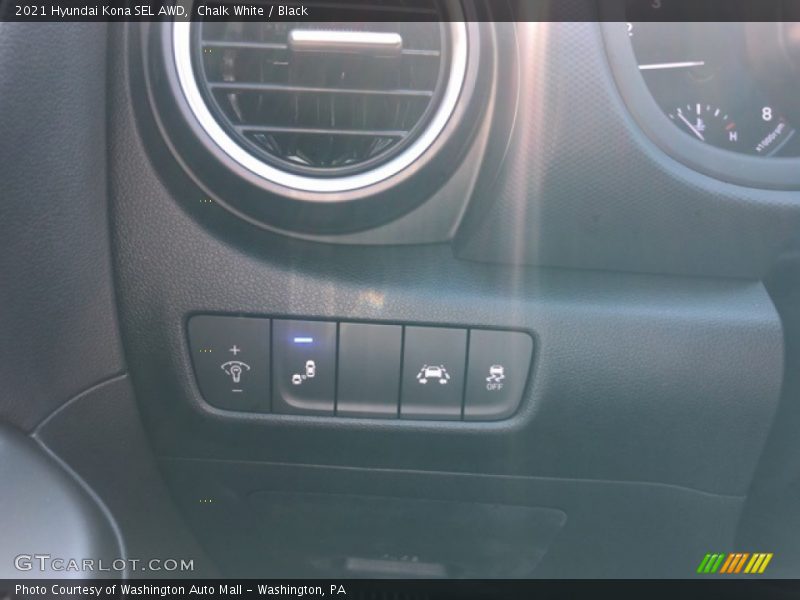 Chalk White / Black 2021 Hyundai Kona SEL AWD