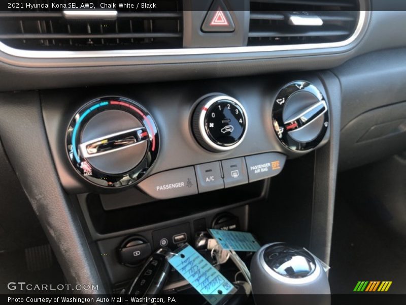 Chalk White / Black 2021 Hyundai Kona SEL AWD