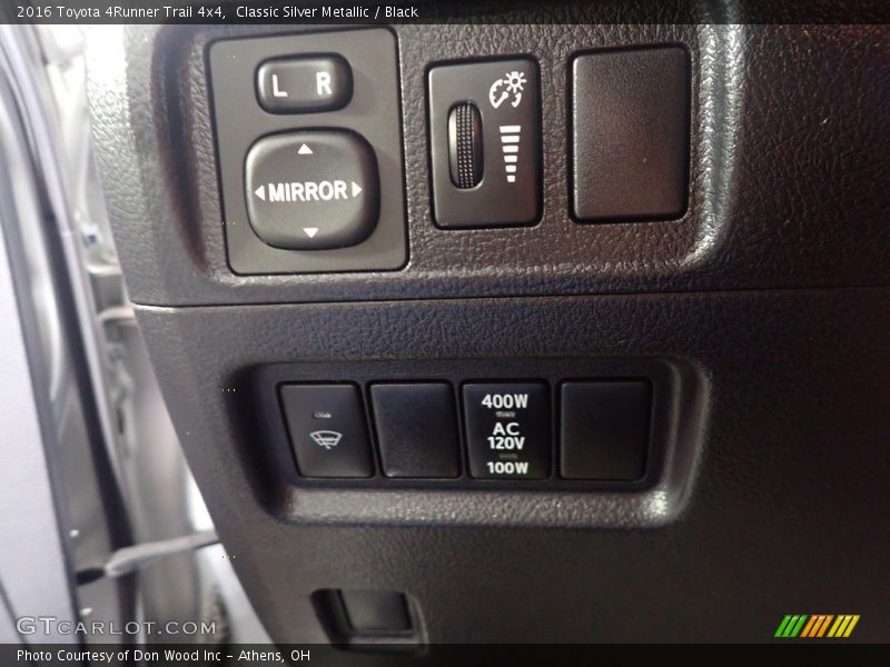 Classic Silver Metallic / Black 2016 Toyota 4Runner Trail 4x4