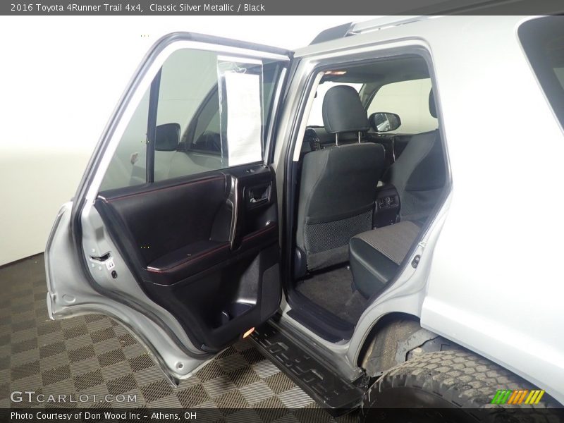 Classic Silver Metallic / Black 2016 Toyota 4Runner Trail 4x4