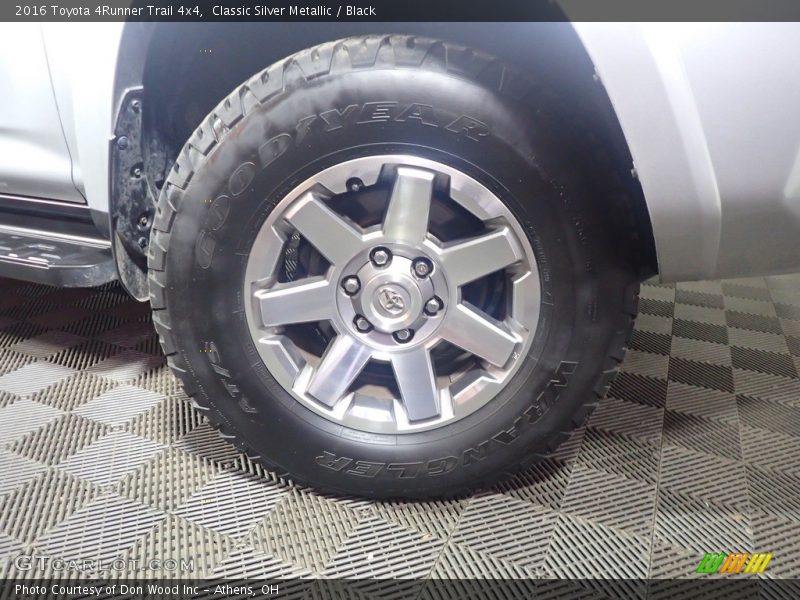 Classic Silver Metallic / Black 2016 Toyota 4Runner Trail 4x4