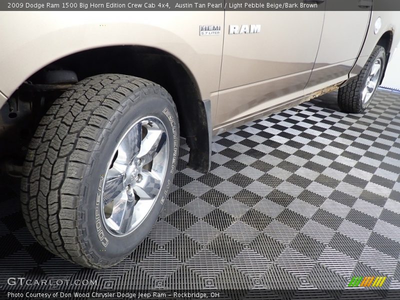 Austin Tan Pearl / Light Pebble Beige/Bark Brown 2009 Dodge Ram 1500 Big Horn Edition Crew Cab 4x4