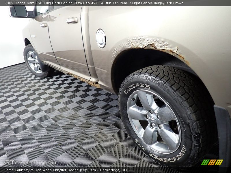 Austin Tan Pearl / Light Pebble Beige/Bark Brown 2009 Dodge Ram 1500 Big Horn Edition Crew Cab 4x4