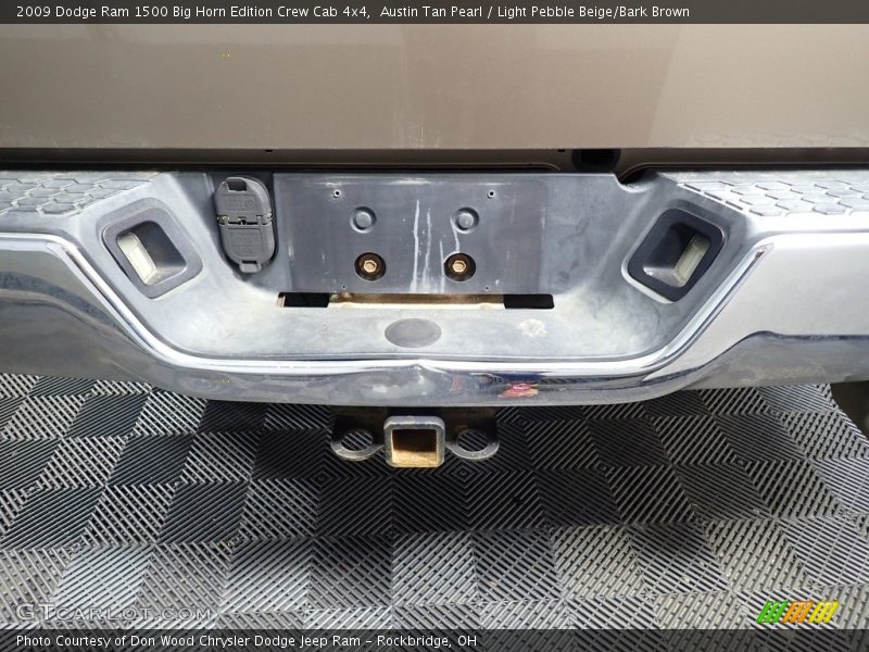 Austin Tan Pearl / Light Pebble Beige/Bark Brown 2009 Dodge Ram 1500 Big Horn Edition Crew Cab 4x4