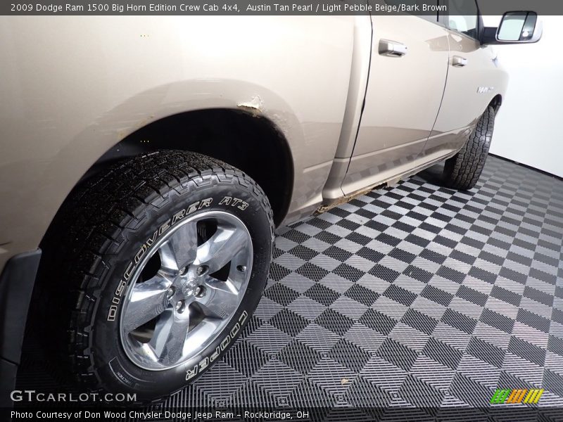 Austin Tan Pearl / Light Pebble Beige/Bark Brown 2009 Dodge Ram 1500 Big Horn Edition Crew Cab 4x4