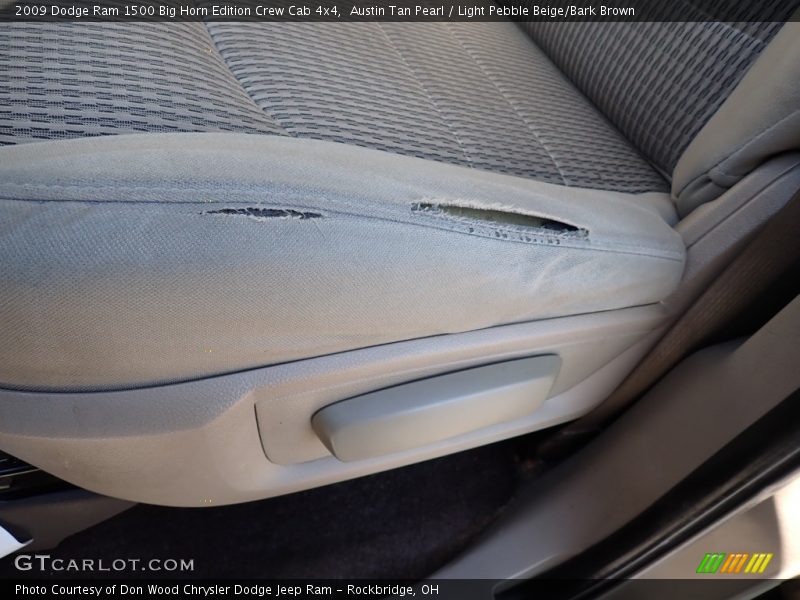 Austin Tan Pearl / Light Pebble Beige/Bark Brown 2009 Dodge Ram 1500 Big Horn Edition Crew Cab 4x4
