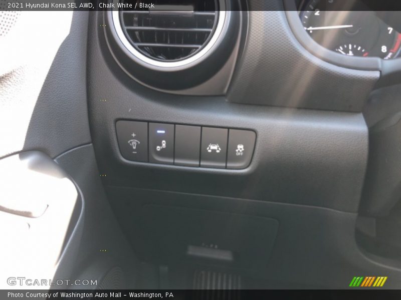 Chalk White / Black 2021 Hyundai Kona SEL AWD