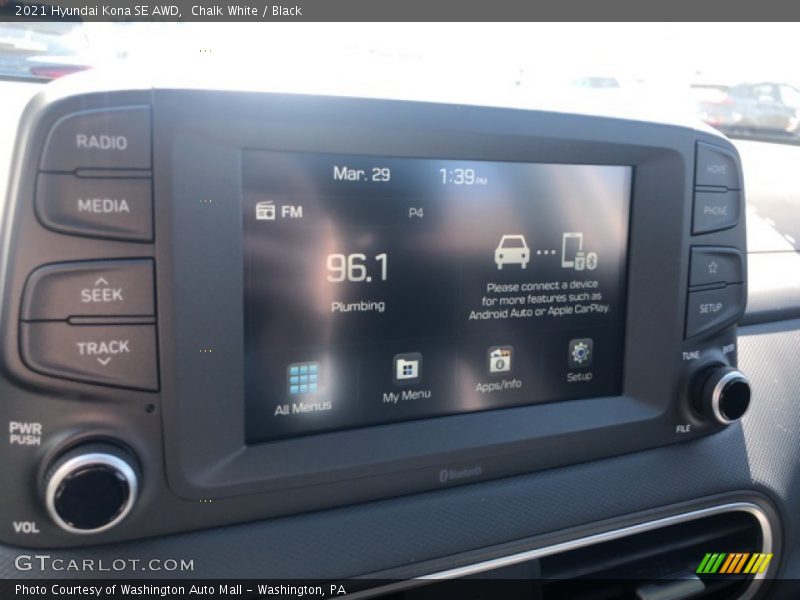 Chalk White / Black 2021 Hyundai Kona SE AWD