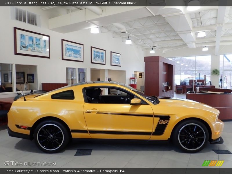 Yellow Blaze Metallic Tri-Coat / Charcoal Black 2012 Ford Mustang Boss 302