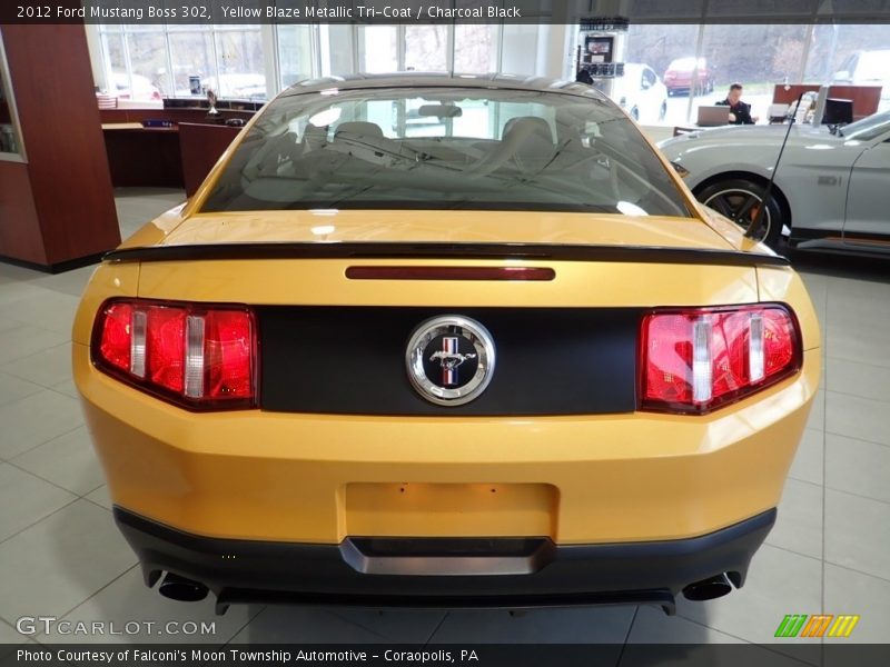 Yellow Blaze Metallic Tri-Coat / Charcoal Black 2012 Ford Mustang Boss 302