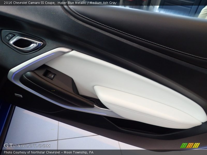 Hyper Blue Metallic / Medium Ash Gray 2016 Chevrolet Camaro SS Coupe