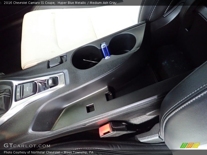 Hyper Blue Metallic / Medium Ash Gray 2016 Chevrolet Camaro SS Coupe
