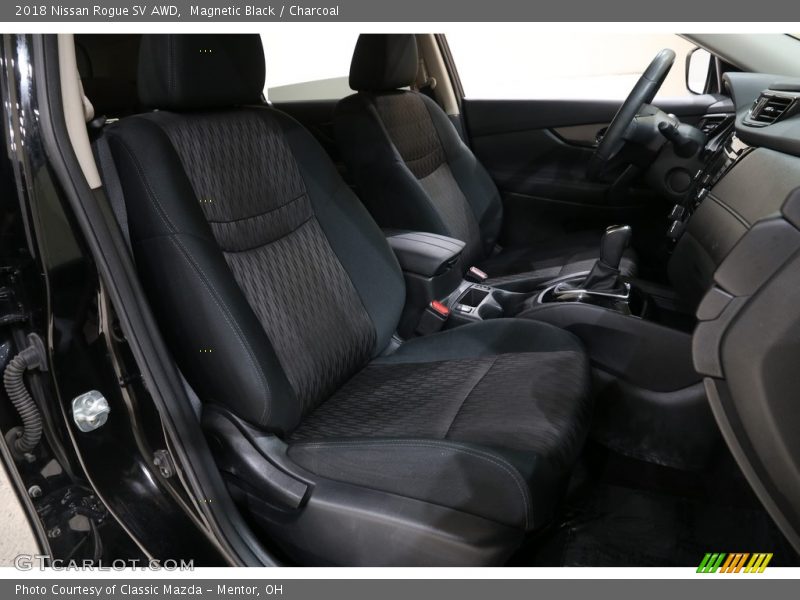 Magnetic Black / Charcoal 2018 Nissan Rogue SV AWD